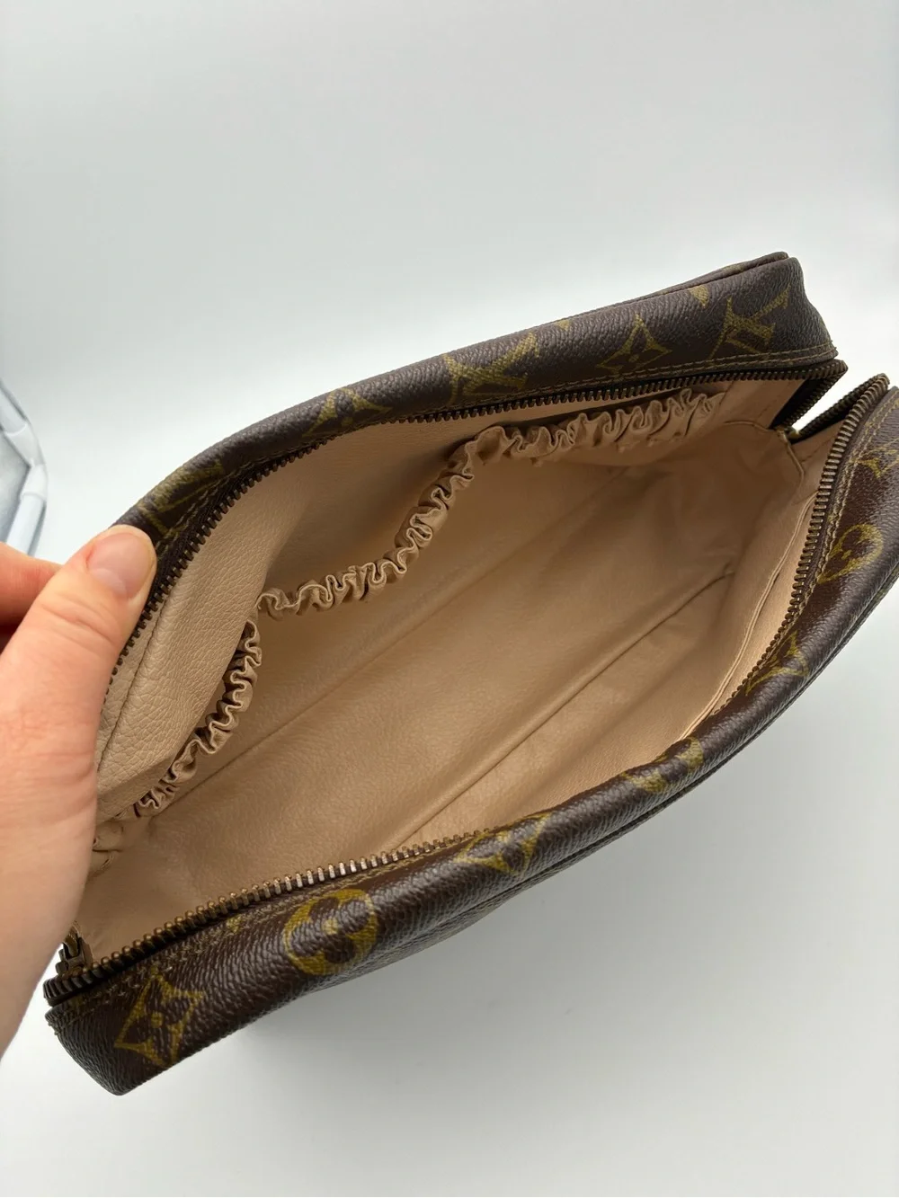 Louis Vuitton vintage monogram trousse 28 toiletry  bag with LV dust bag
